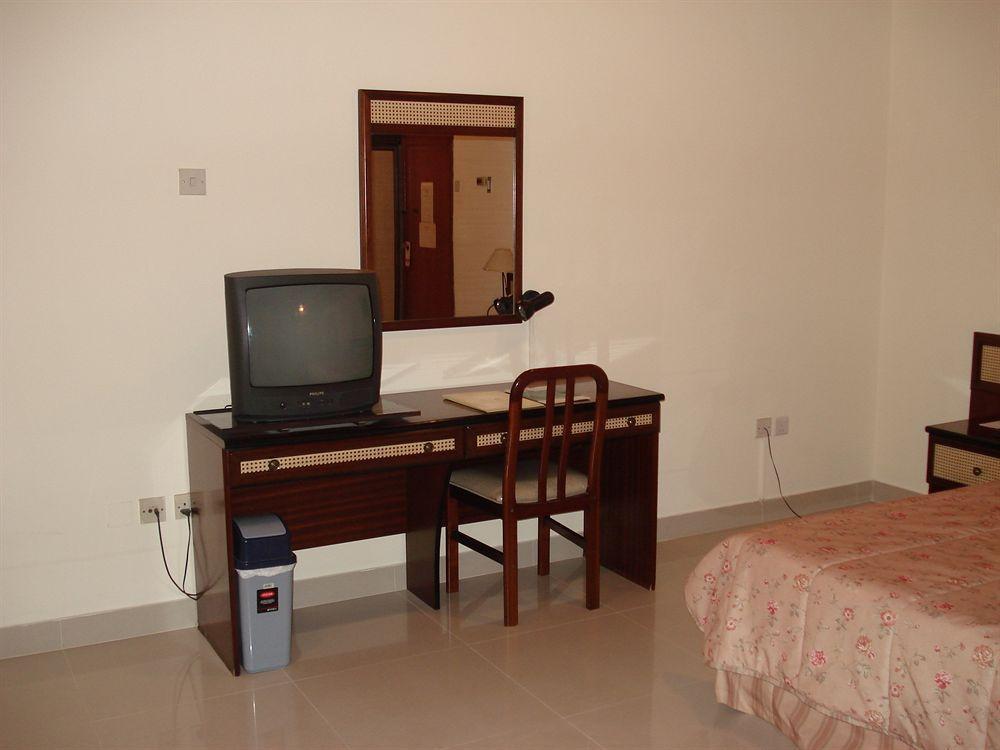 Atlas Hotel Manama Exteriör bild