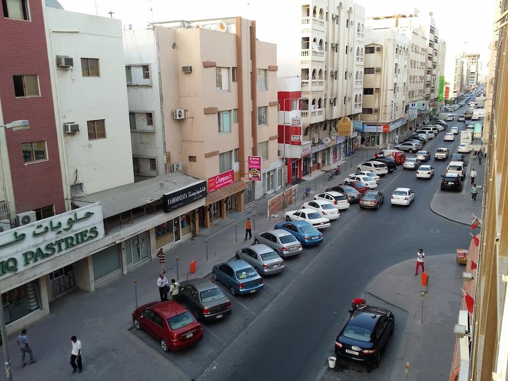 Atlas Hotel Manama Exteriör bild